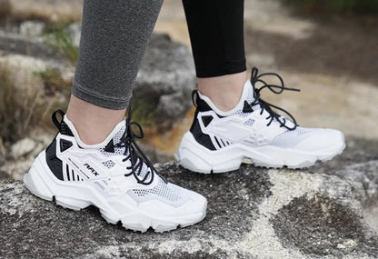 Men/Women Outdoor Hiking Shoes Leather Non-slip Breathable Climbing Trekking Hiking Sneakers